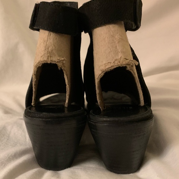 Eileen Fisher black nubuck leather 'Pagoda' block heel sandals - Picture 4 of 10